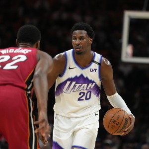 开云-小杰克逊23分马尔卡宁19+7 爵士主场送国王14连败